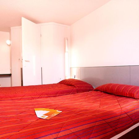 Premiere Classe Évreux Quarto foto A typical room at a Campanile hotel