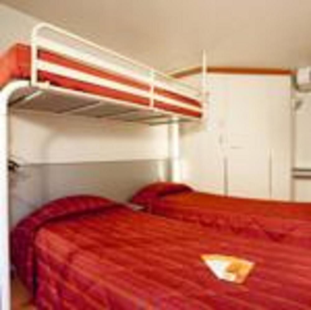 Premiere Classe Évreux Exterior foto A bunk bed