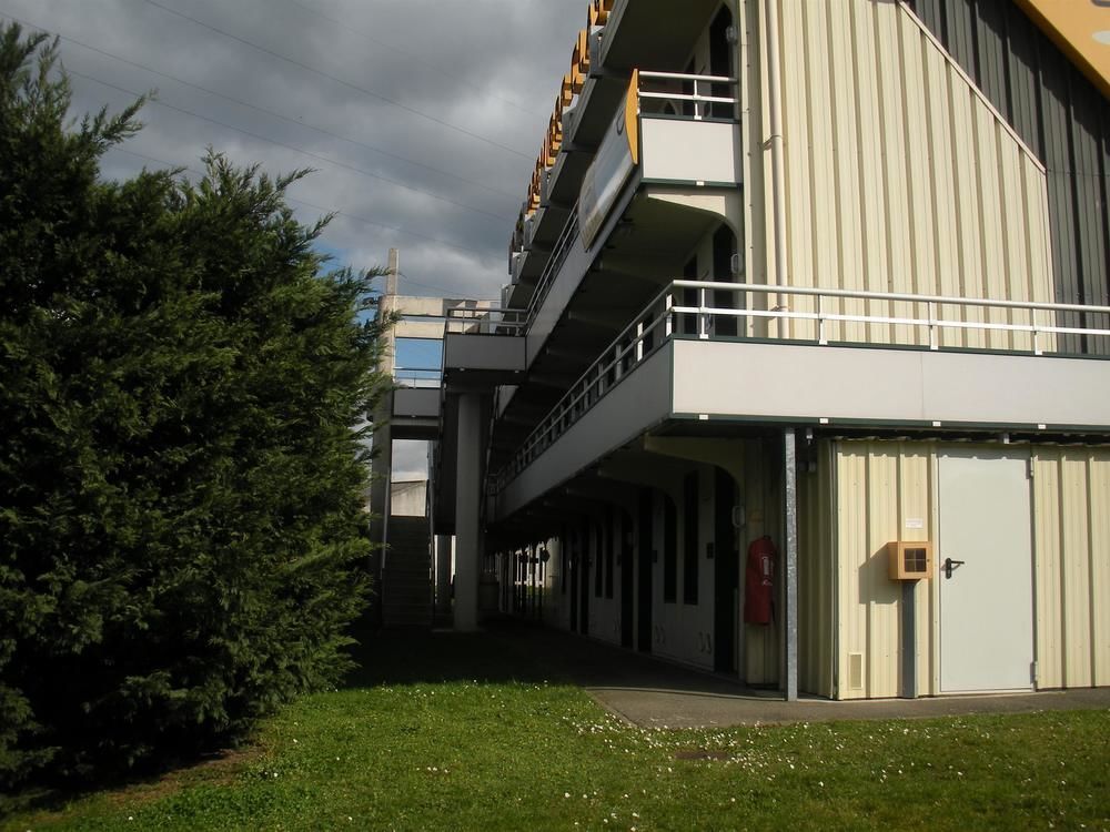 Premiere Classe Évreux Exterior foto The "Maison du Savoir"