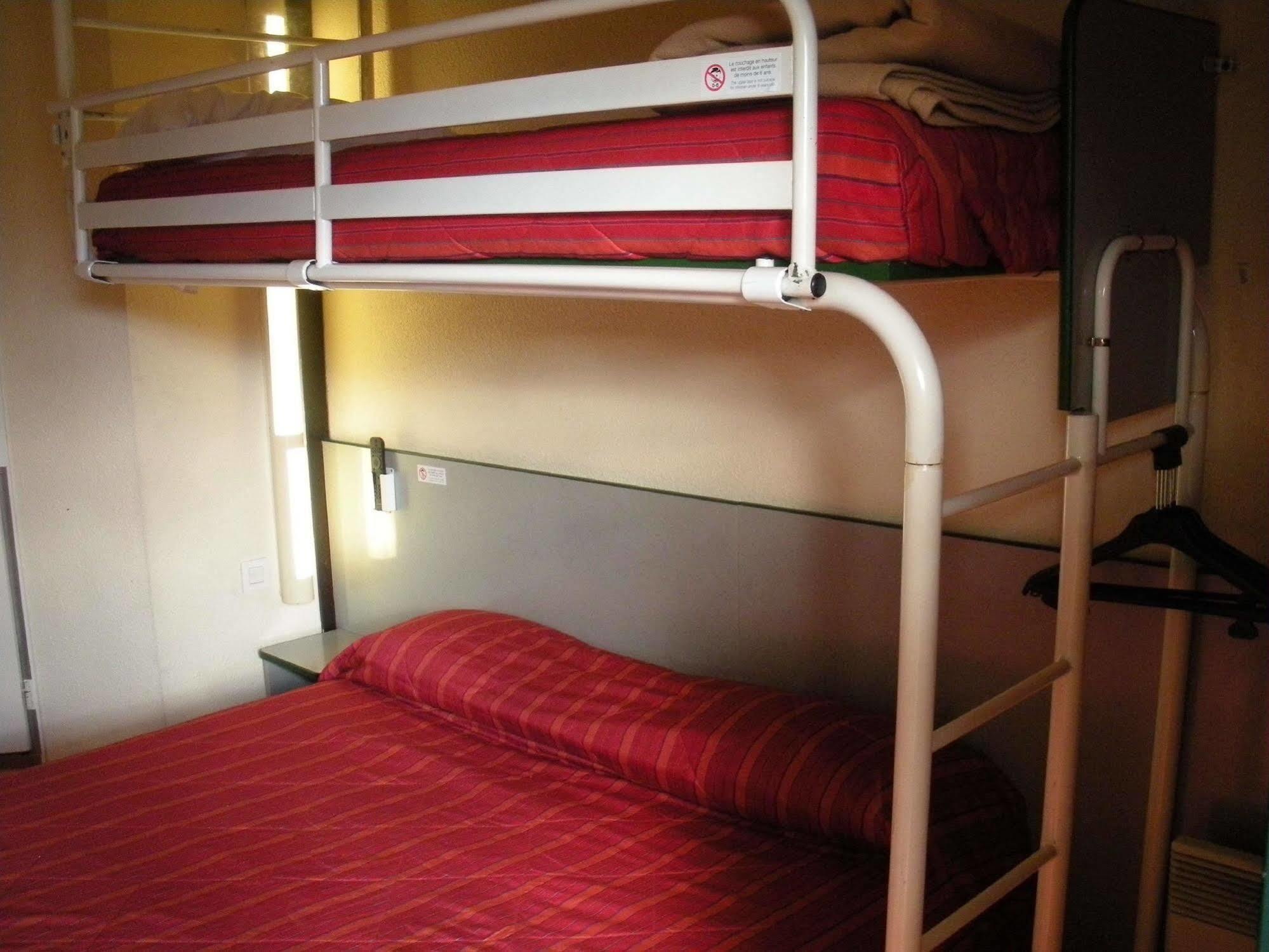 Premiere Classe Évreux Exterior foto A bunk bed